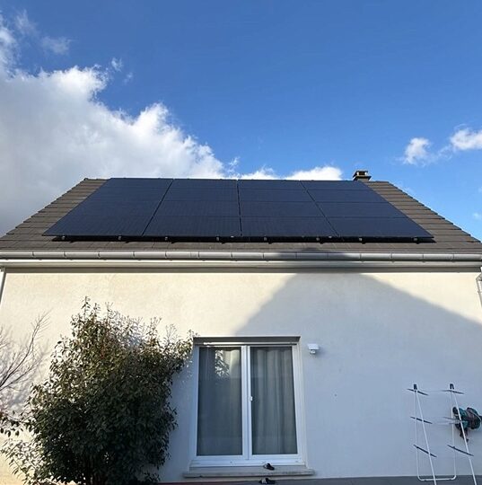 installation de panneaux solaires sur toiture résidentielle en alsace