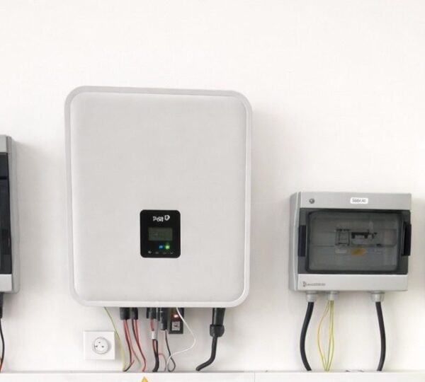 Onduleur et coffrets de protection d une installation photovoltaïque